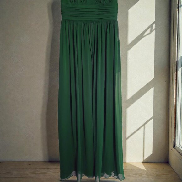Elegant, Custom-made, Emerald Green Chiffon Evening Gown – Size 10/12 - Picture 10 of 10